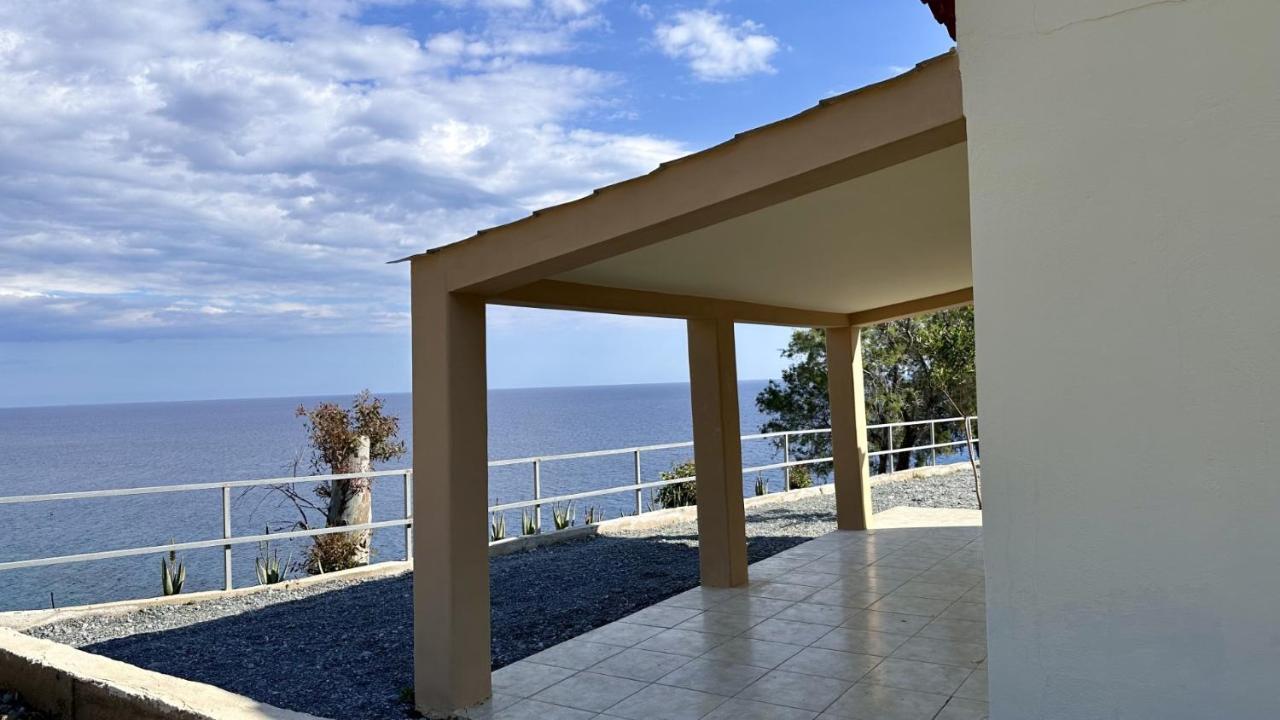 Sfinias Apartments Kaloi Limenes Exterior foto