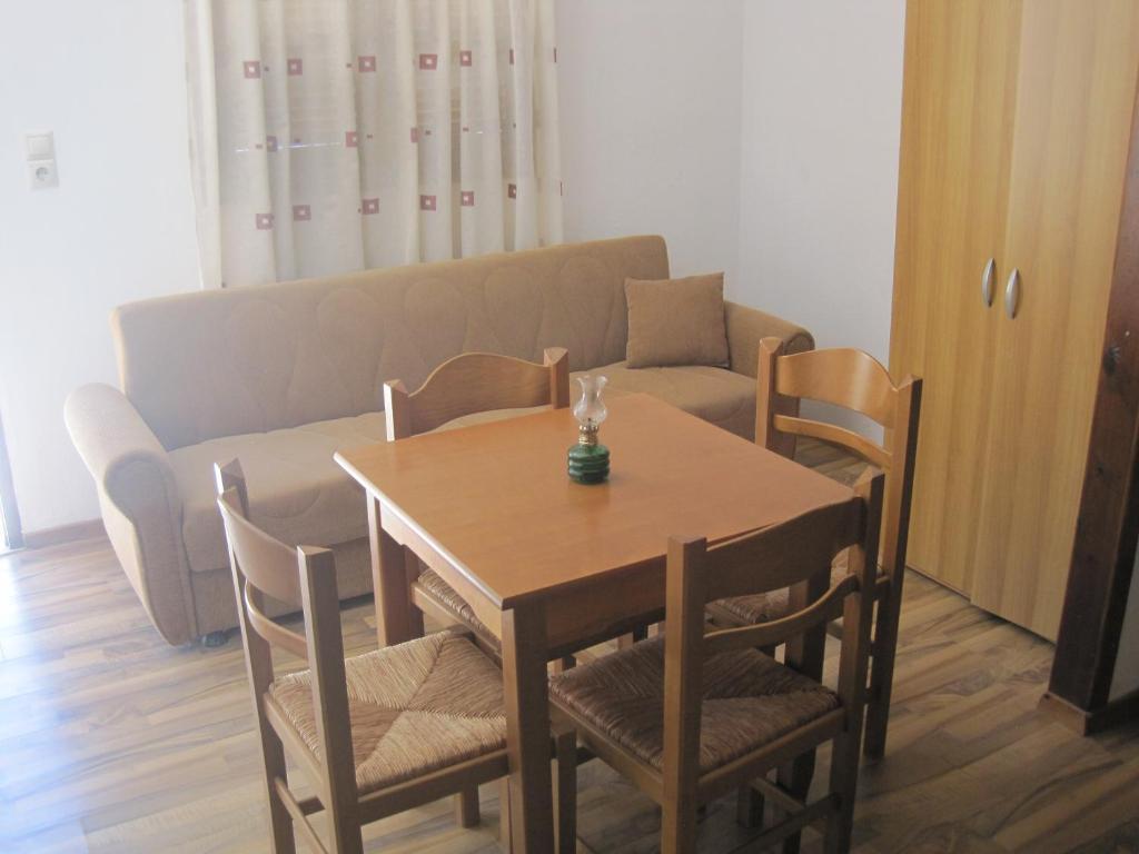 Sfinias Apartments Kaloi Limenes Zimmer foto