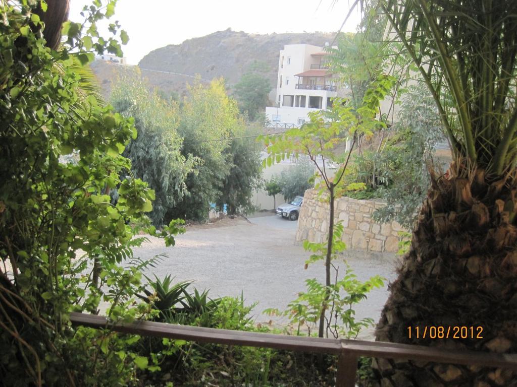 Sfinias Apartments Kaloi Limenes Exterior foto