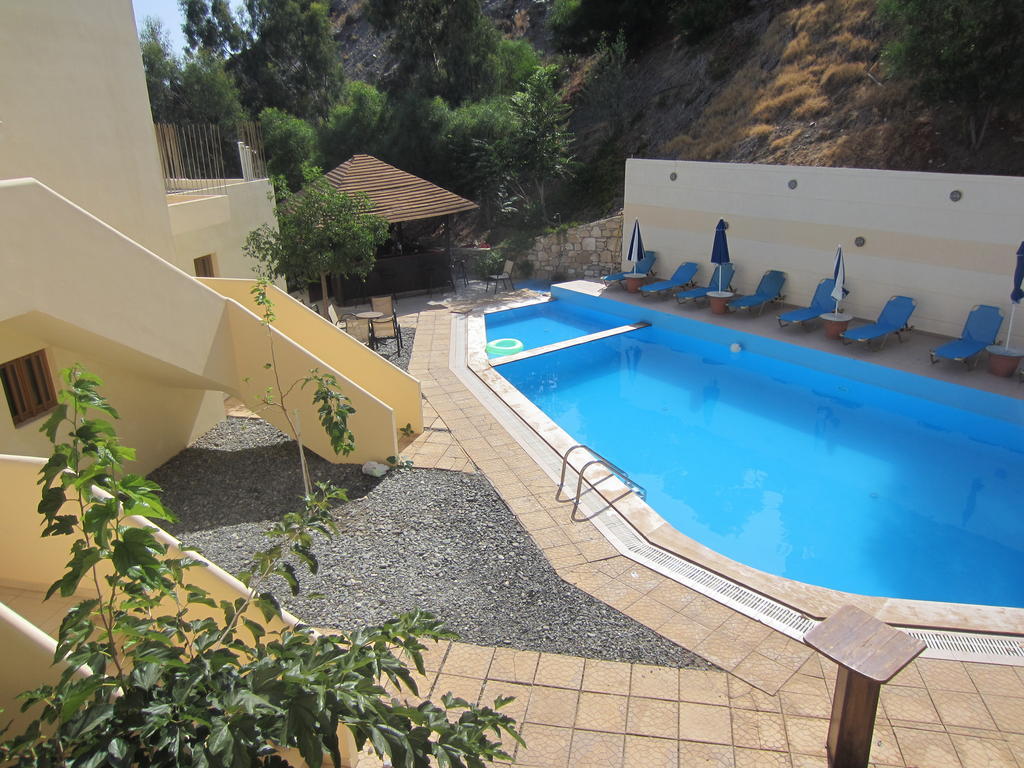 Sfinias Apartments Kaloi Limenes Exterior foto